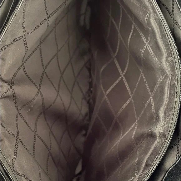 Michael Kors Voyager East West Tote - Picture 9 of 10